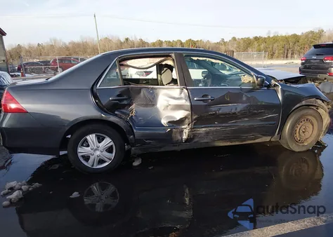 2006 Honda Accord 2.4 Lx z USA, uszkodzony, nr VIN 1HGCM56476A172653